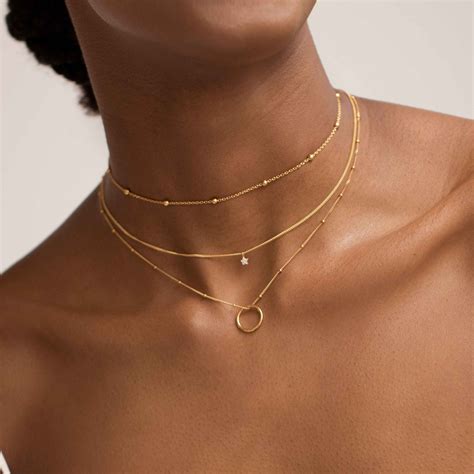 gold choker for women.